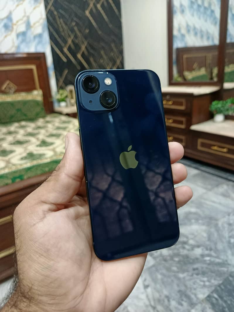 Apple iPhone 13 1