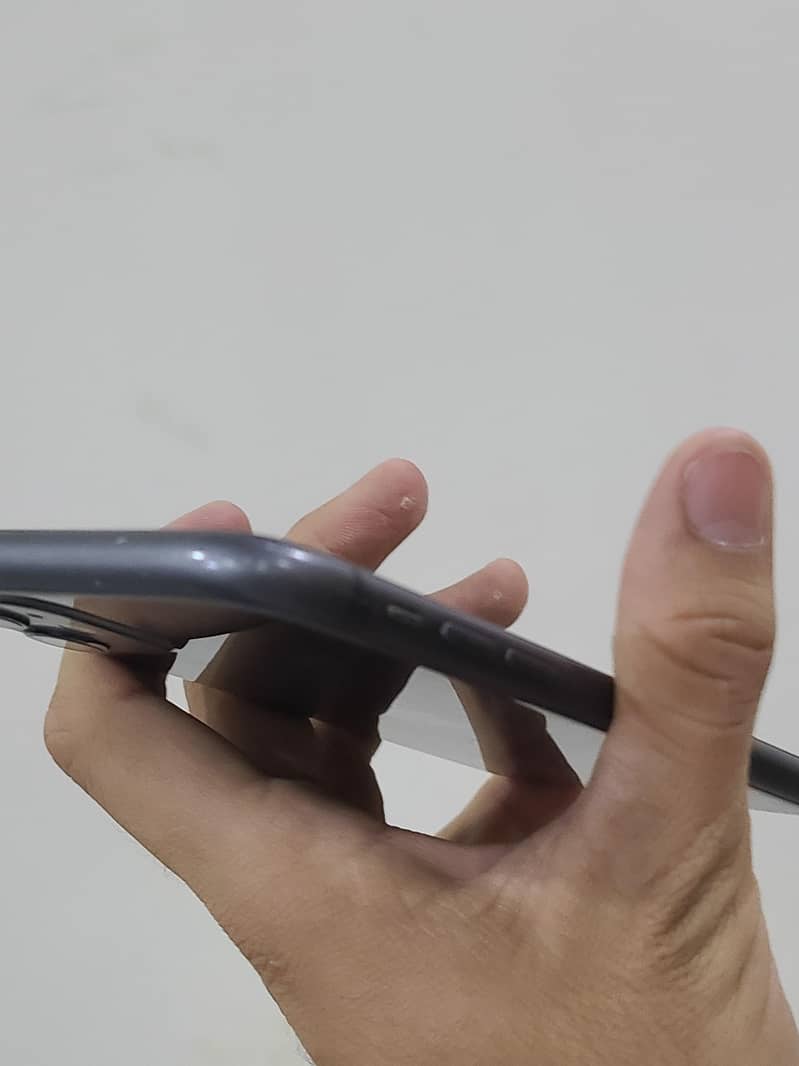 Apple iPhone 11 3