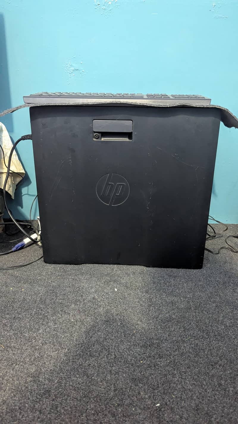 HP Xeon E5 3rd generation, 8-Core. + LED 2