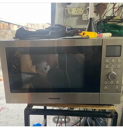 Panasonic Inverter 3-in-1 Microwave – 10/10 Condition