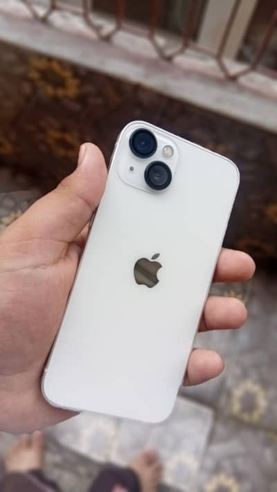 Apple iPhone 13
