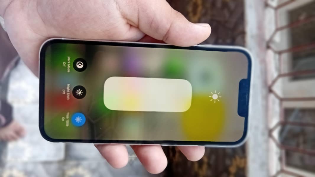 Apple iPhone 13 4