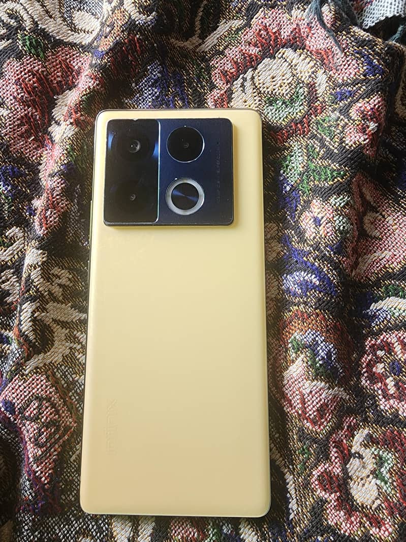 Infinix Note 40 Pro 1