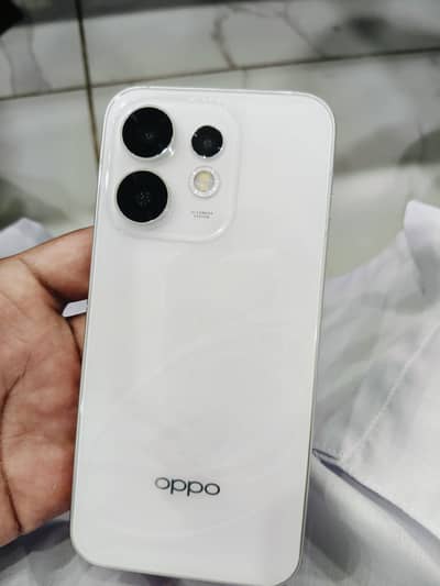 OPPO Reno 16