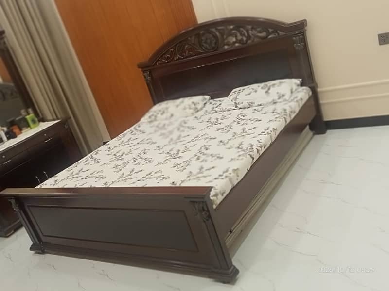 Bed and Dressing table 3