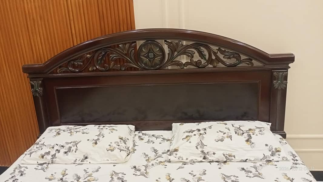 Bed and Dressing table 6