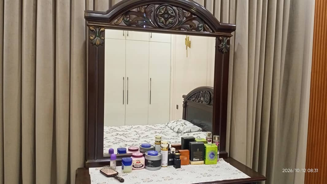 Bed and Dressing table 8