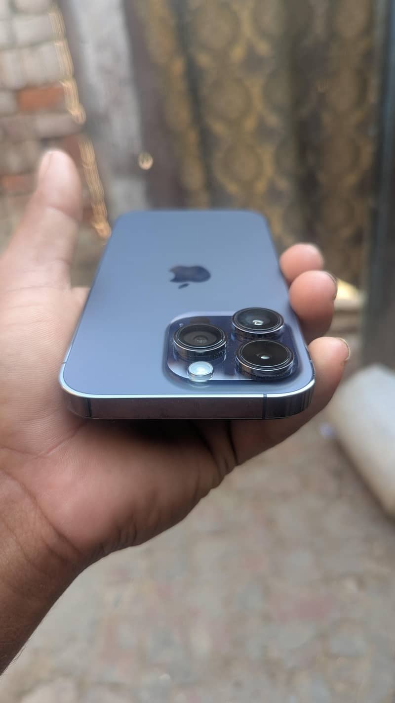Apple iPhone 14 Pro 2