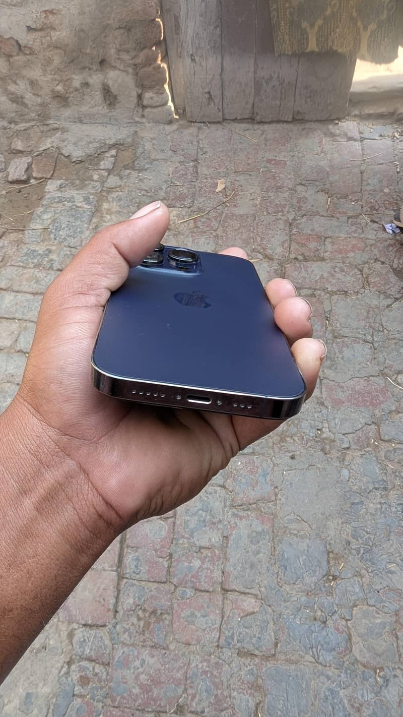 Apple iPhone 14 Pro 4