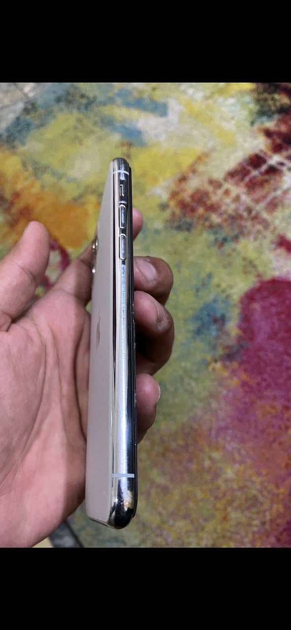 Apple iPhone 11 Pro 1