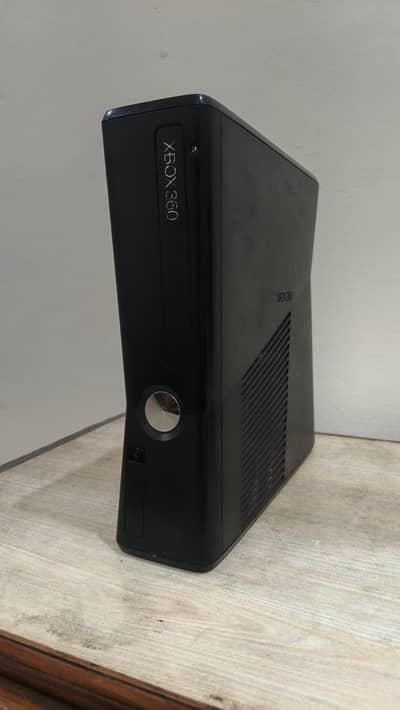 Xbox 360 with 65" led Haier