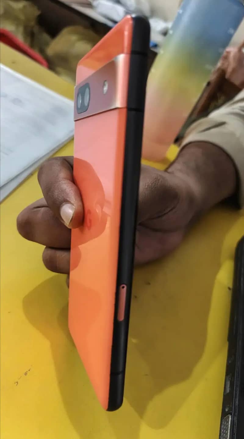 Google pixel 7a 4