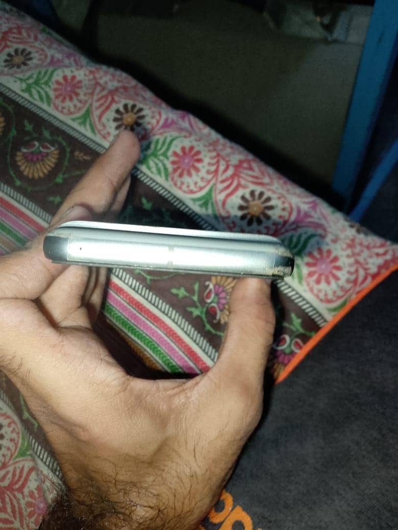 Google Pixel 8 2