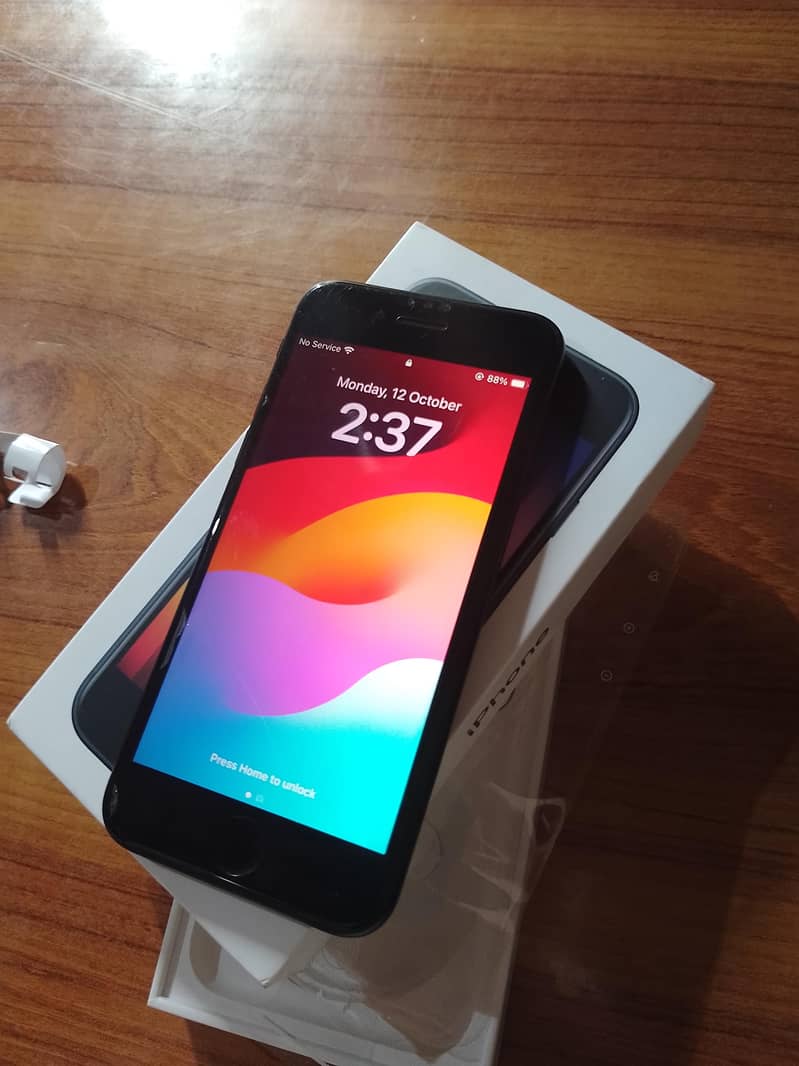 Apple  iPhone SE 1