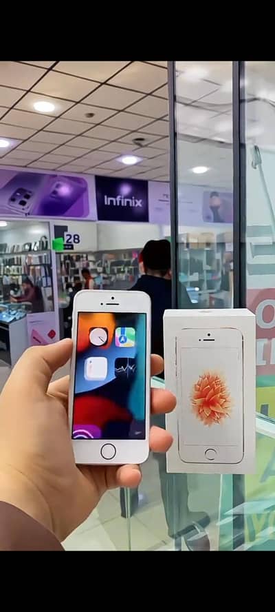 Apple iPhone SE 64gb PTA approved water all okay