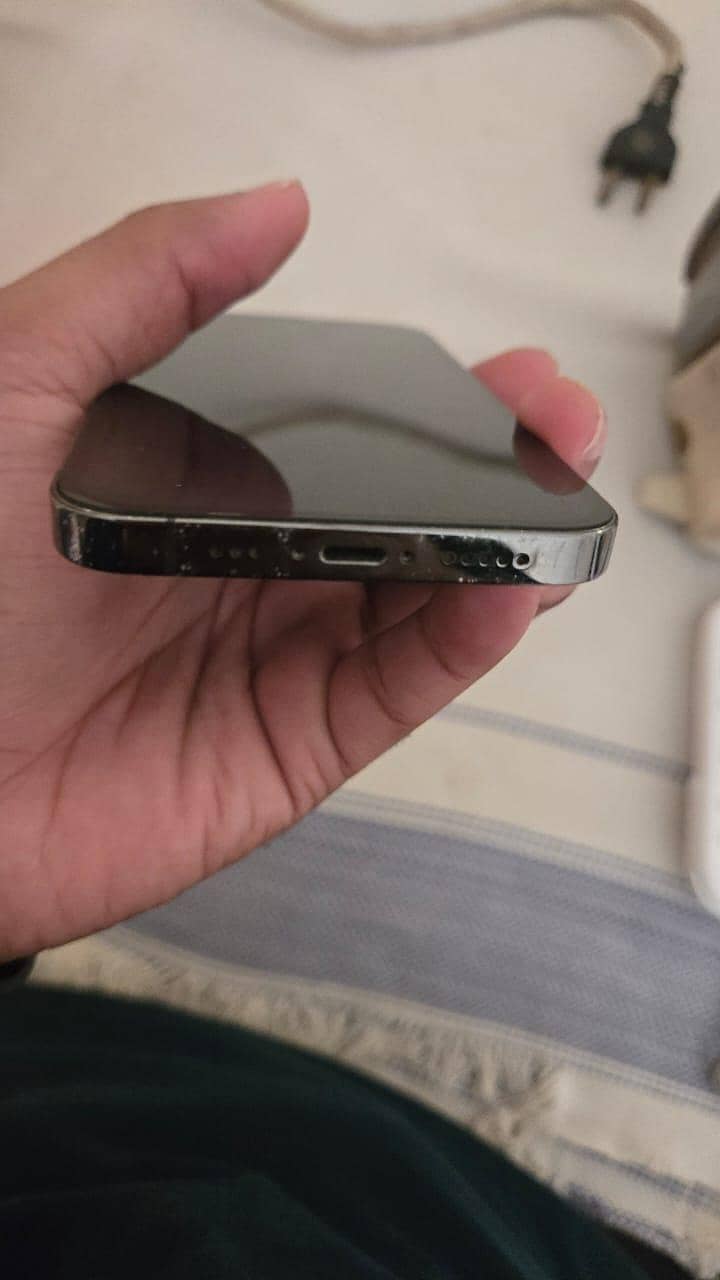 Apple iPhone 12 Pro 3
