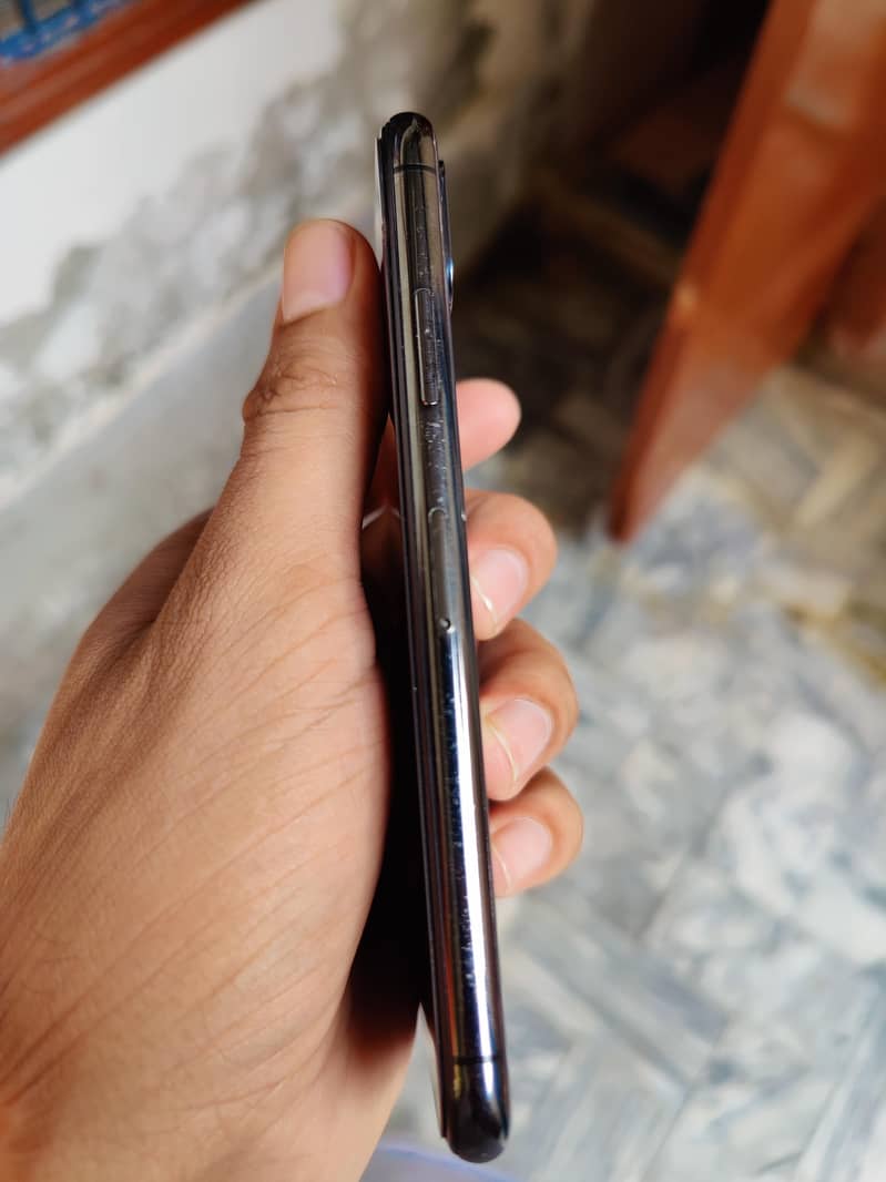 Apple iPhone X 3