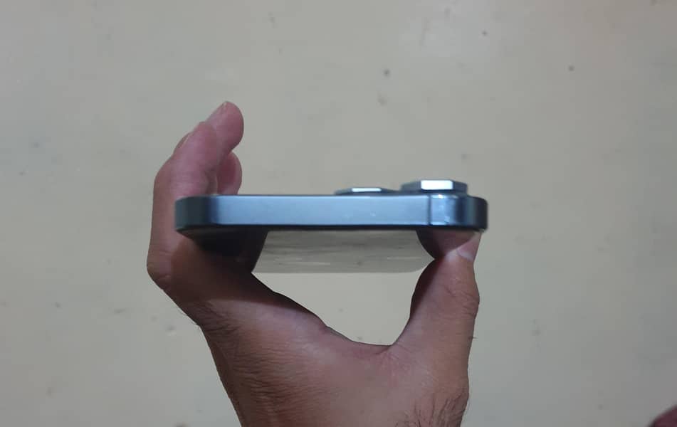 Apple iPhone 13 Pro Max 6