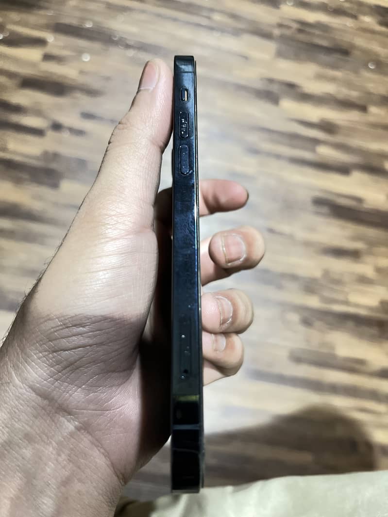 Apple iPhone 12 Pro 2