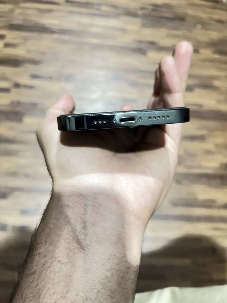 Apple iPhone 12 Pro 4