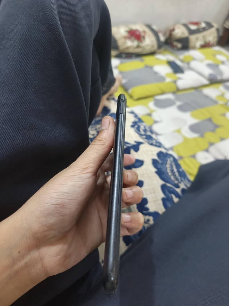 Honor 8C 4