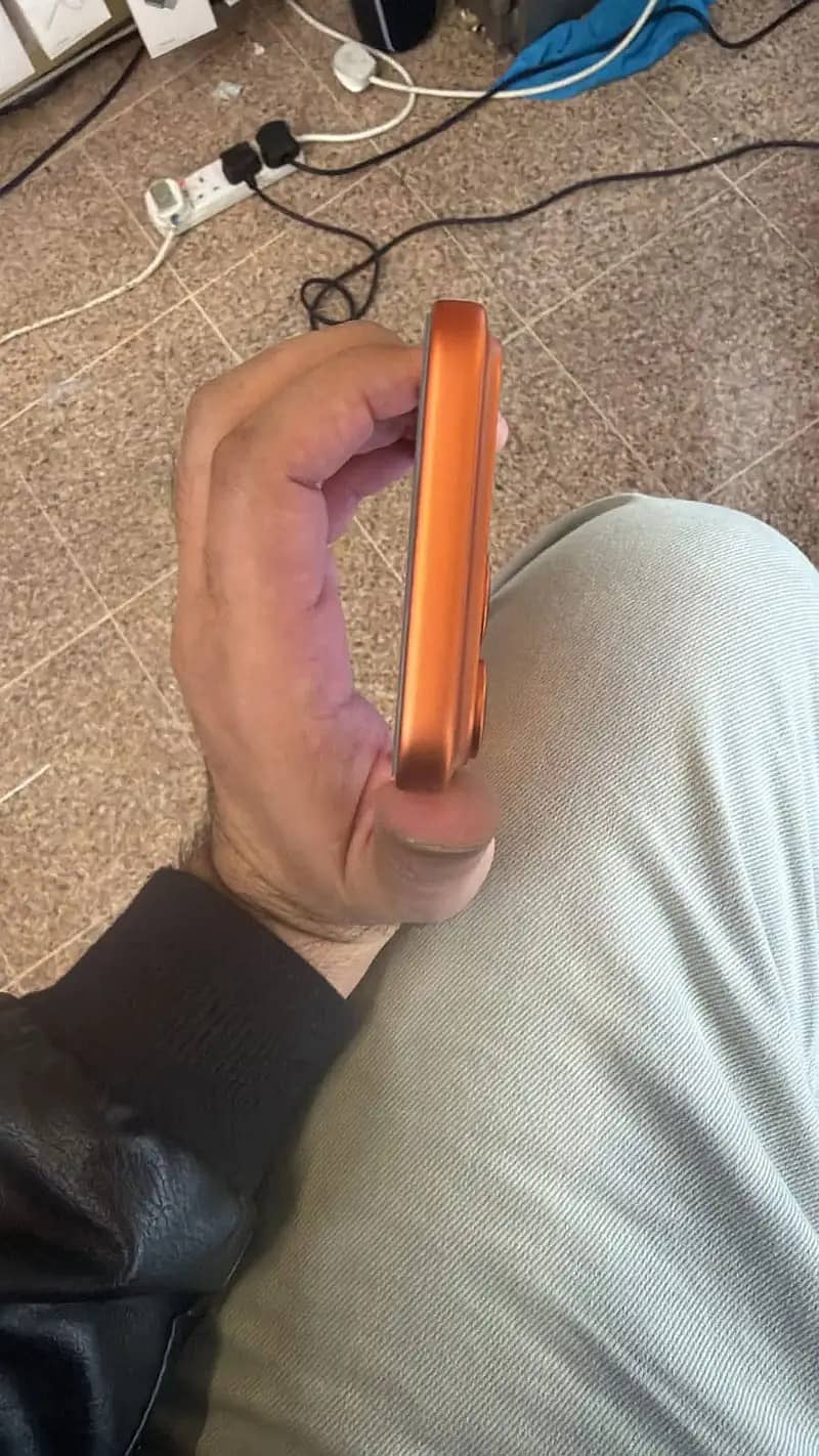 Apple iPhone 17 Pro Max 2