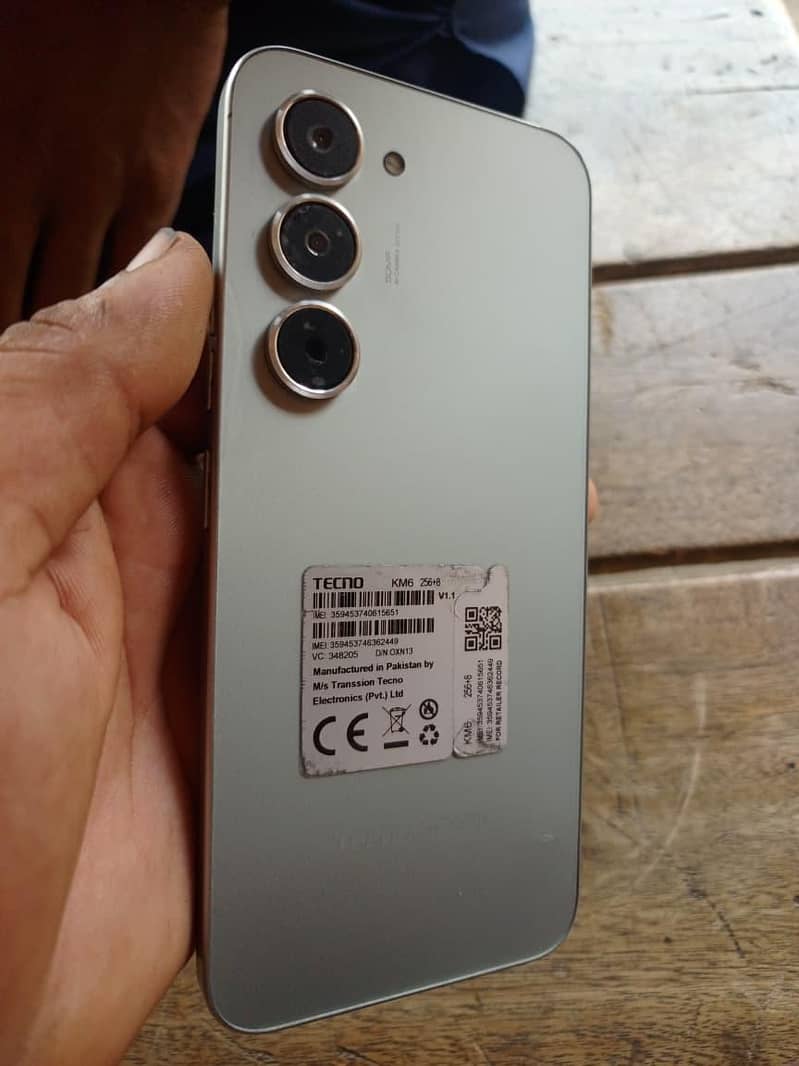 Tecno Spark 40 pro 4