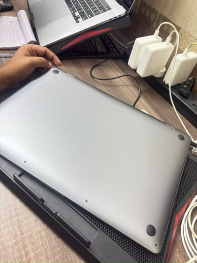 Macbook Pro 2019 - 16inch | 32/512
