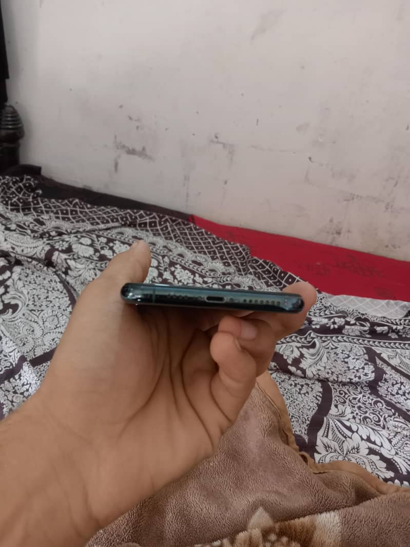 Apple iPhone 11 Pro Max 1
