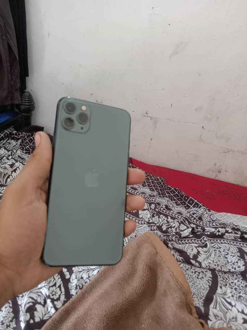 Apple iPhone 11 Pro Max 7