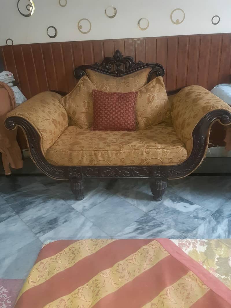 vectoria style solid wood sofa 3,2,2 1