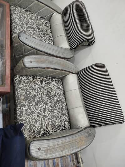5 Seater Sofa set with Modern & Elegant Design