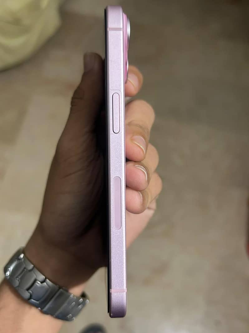 Apple iPhone 15 5