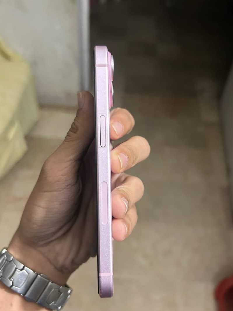 Apple iPhone 15 6