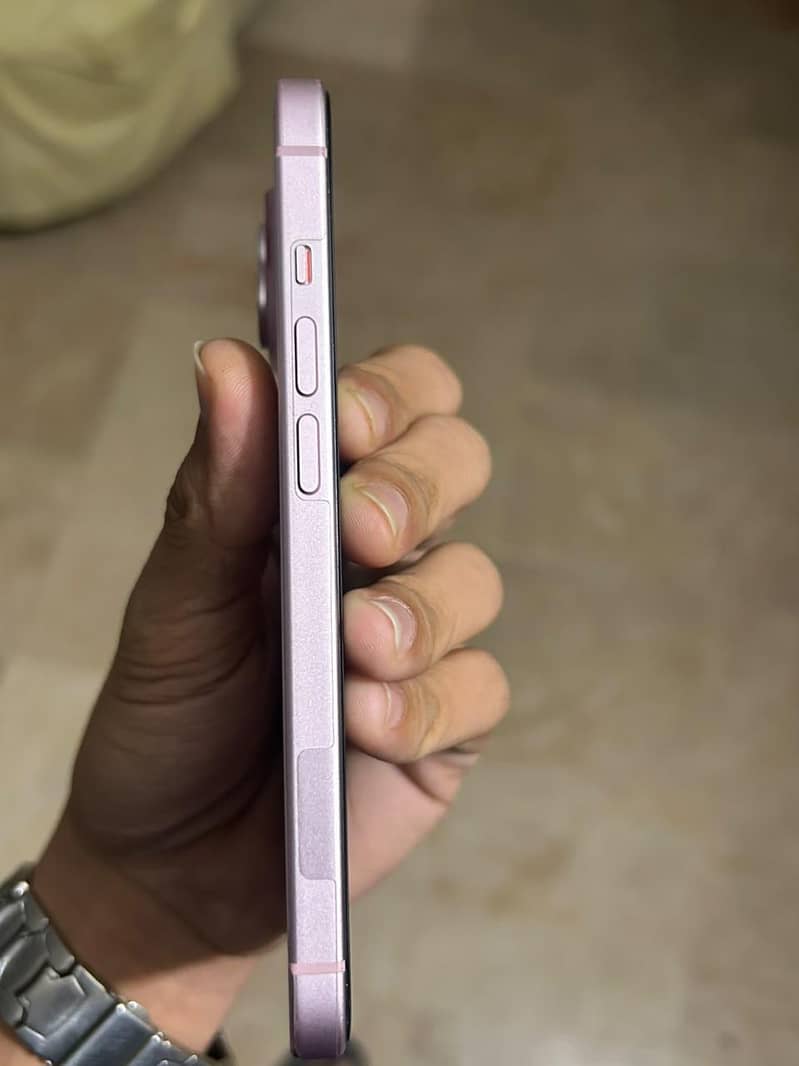 Apple iPhone 15 7
