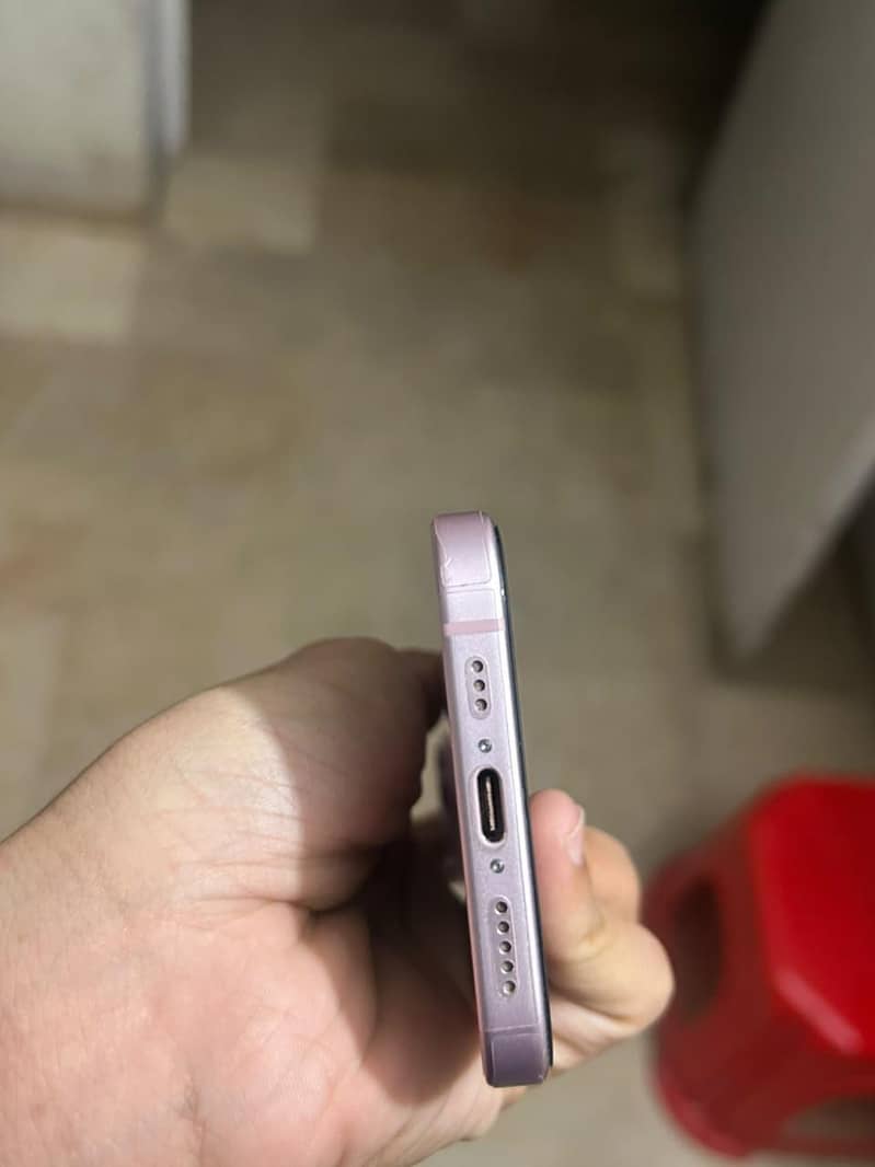 Apple iPhone 15 9