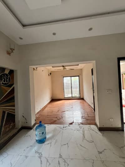5marla upper portion available for rent in jubilee town Lahore