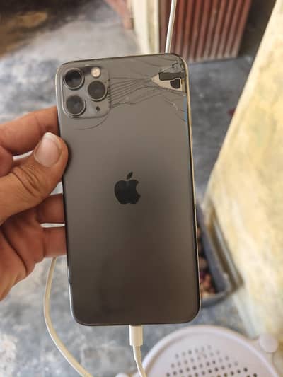 Apple iPhone 11 Pro Max all ok use me chal raha hai good buttry taming