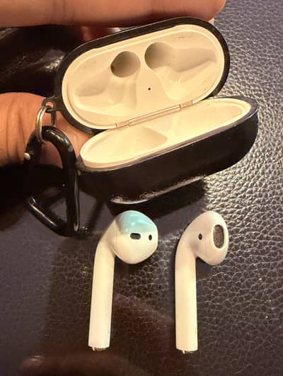 Apple AirPods (2nd Gen)