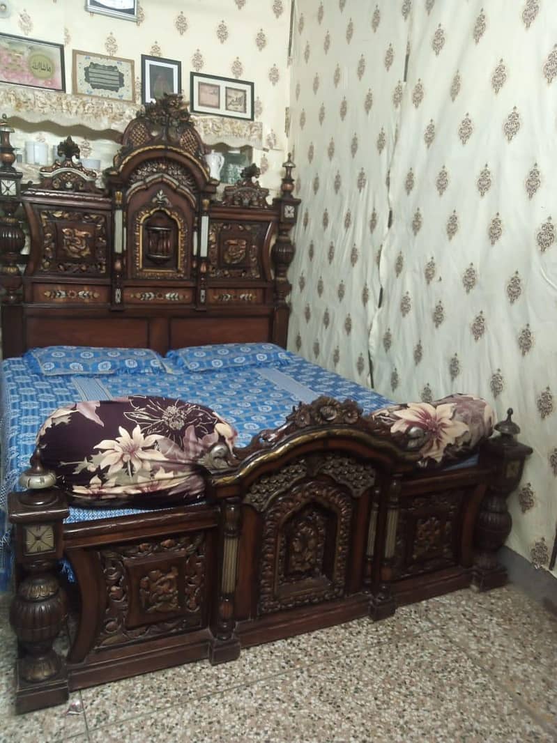Jinyoti Wooden Bed, side table, dressing table 3