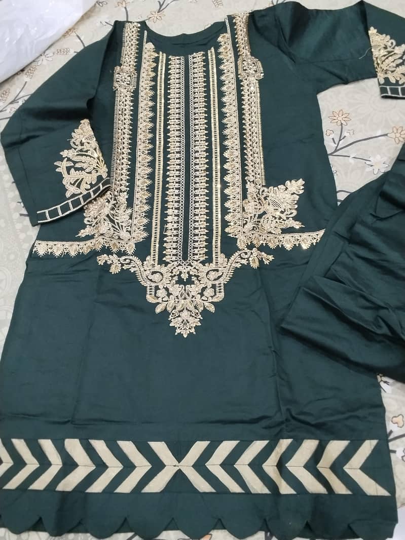 fancy wedding dresses. almost new 2
