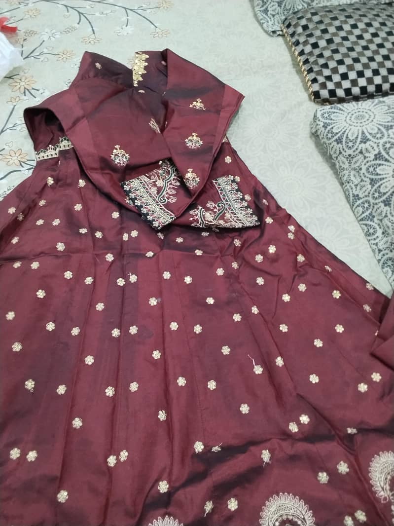 fancy wedding dresses. almost new 4