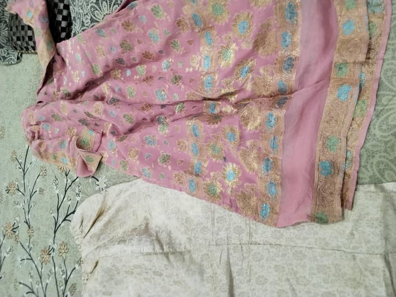 fancy wedding dresses. almost new 9