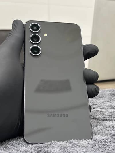Samsung Mobile S24 fE| 128GB | Sim lock | New Condition| Best Price |