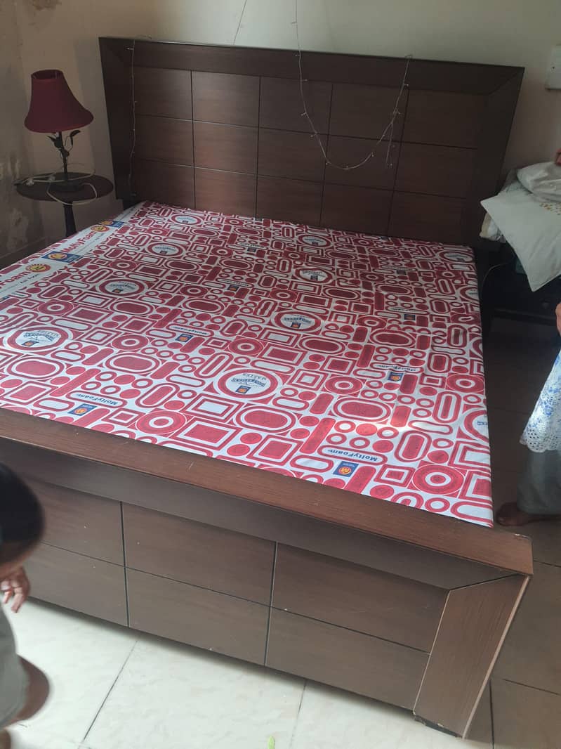 Double bed king size 1