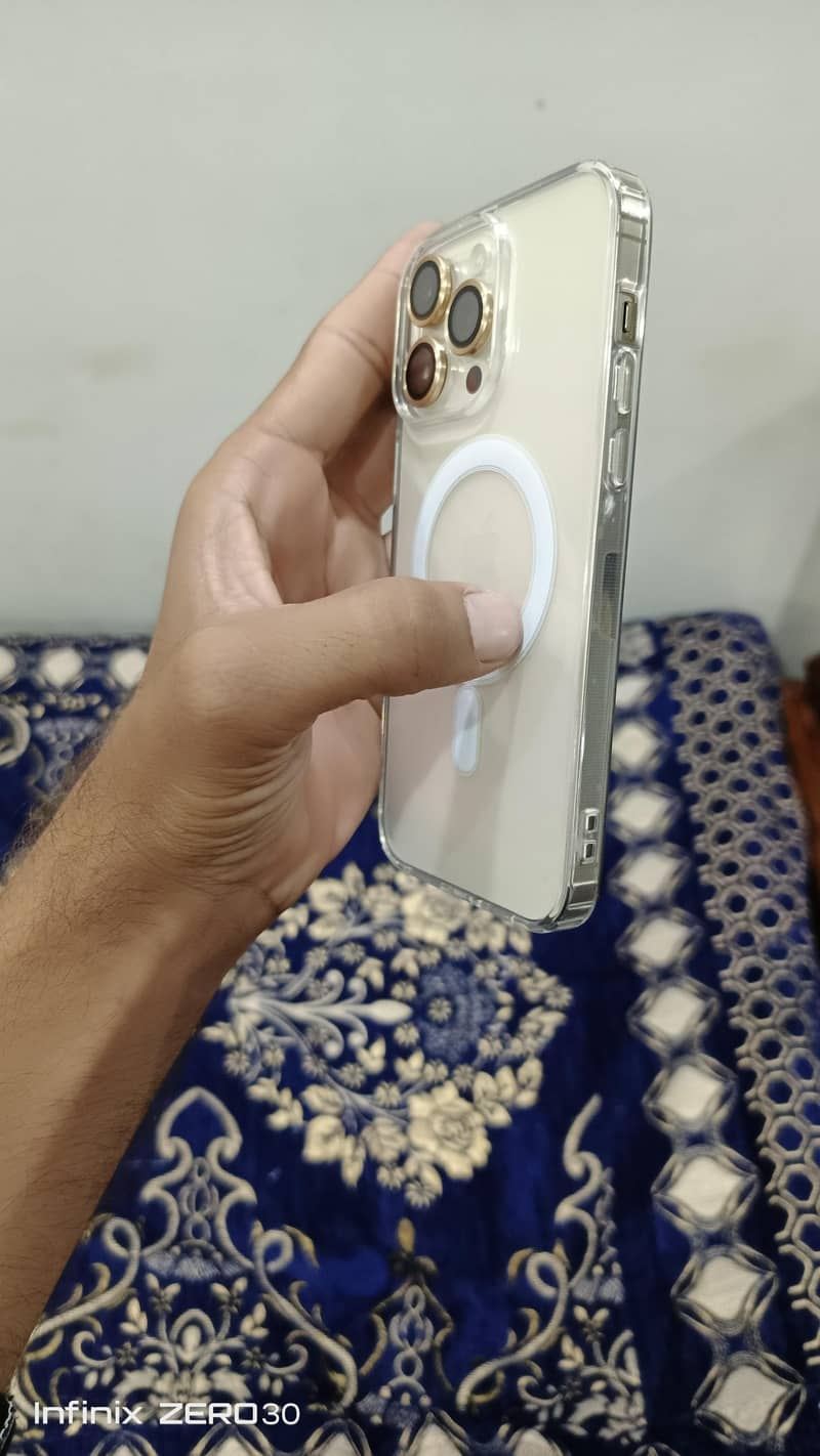 Apple iPhone 14 Pro Max 3