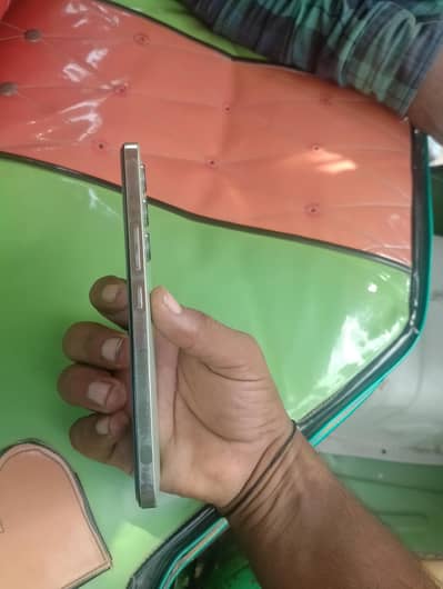 Vivo y100