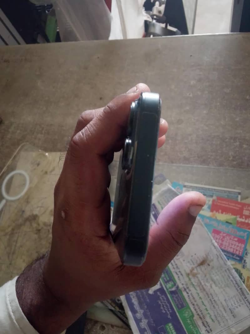 Apple iPhone 14 2