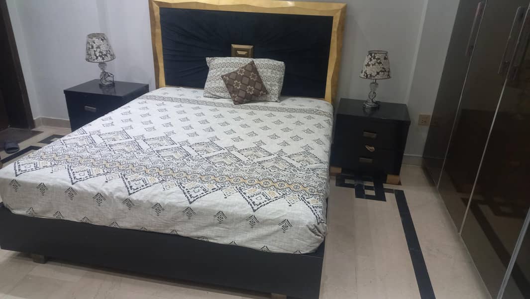bed and dressing table 0