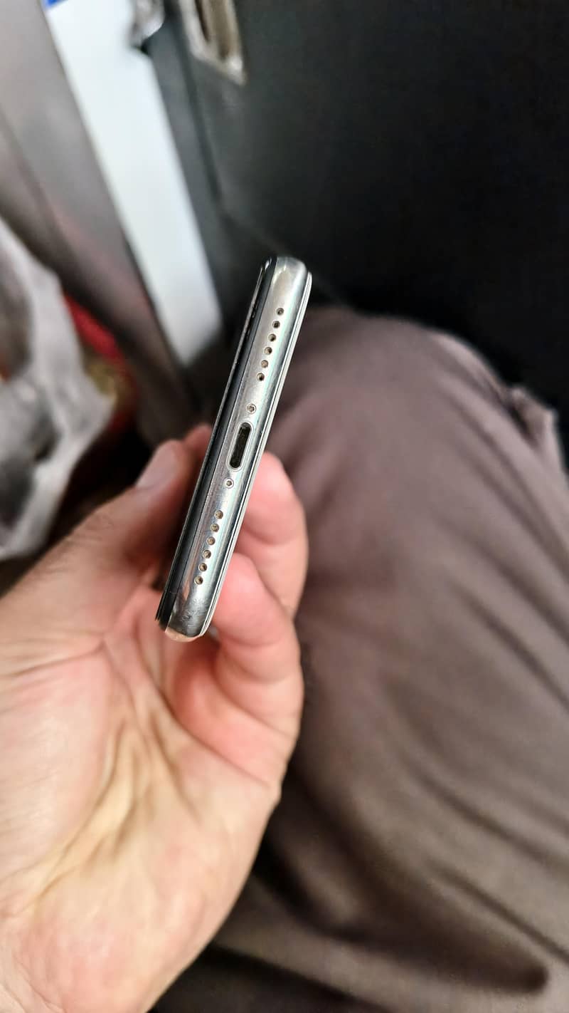 Apple iPhone X 5